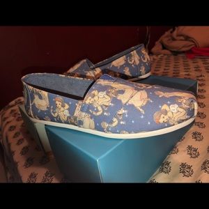 Toms Snow White shoes